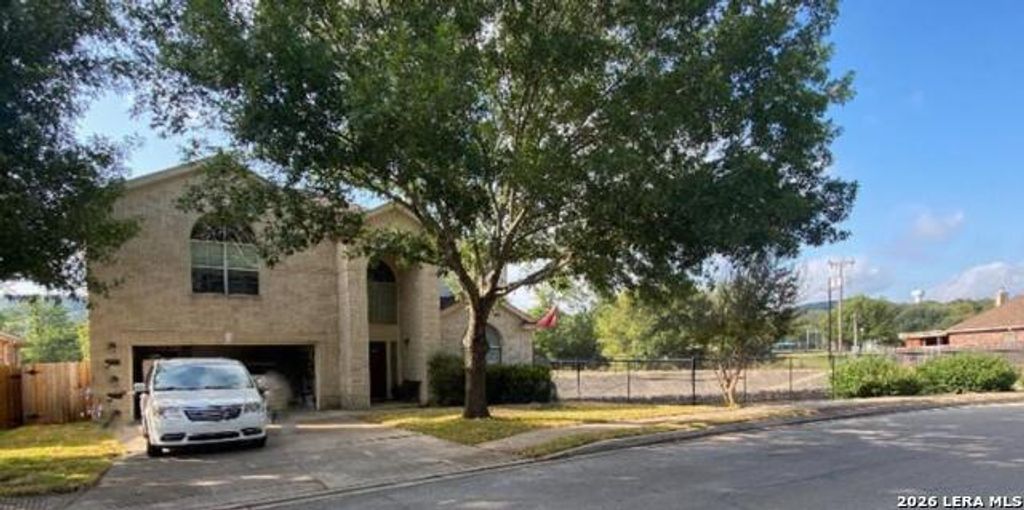 8206 Piney Wood Run, San Antonio