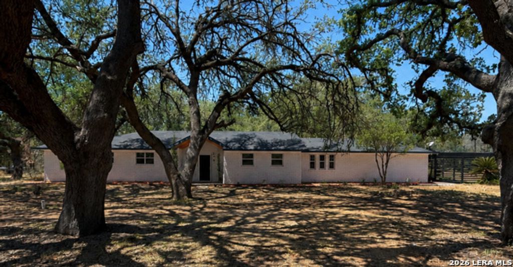 109 Live Oak Dr, Pleasanton
