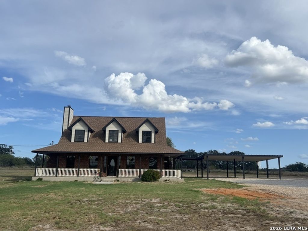 106 Eagle Creek Ranch Blvd, Floresville