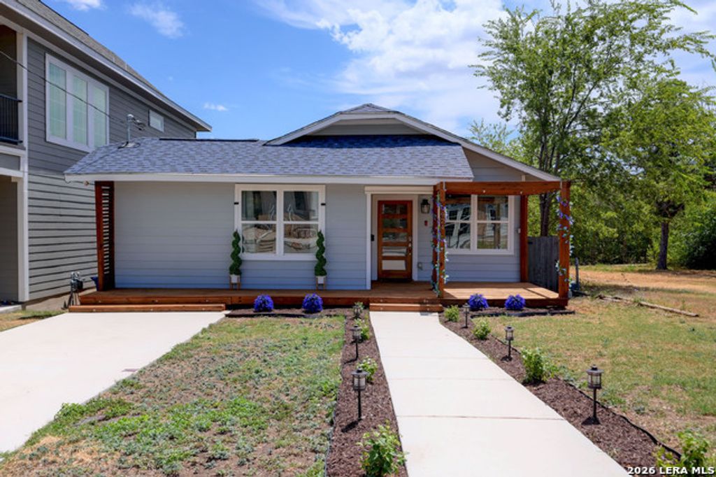 924 Martin Luther King Dr, San Antonio