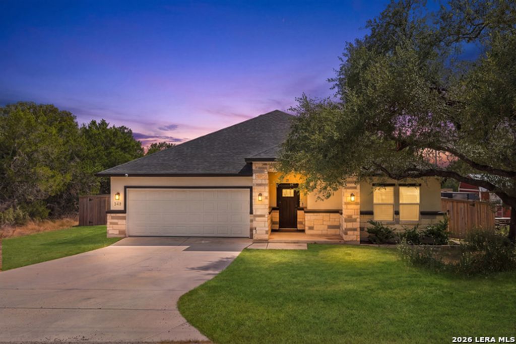 348 Fawn Dr, Spring Branch