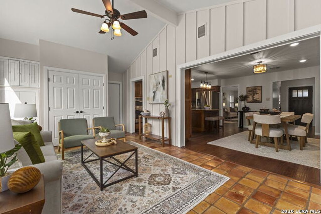 2126 E Lawndale, San Antonio