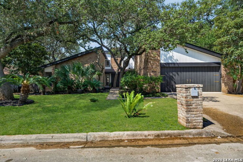 406 Wood Shadow St, San Antonio