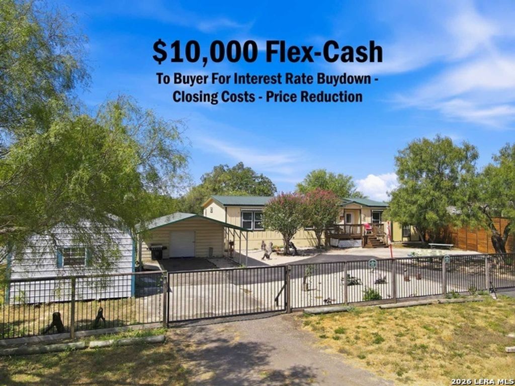 321 County Road 4614, Castroville