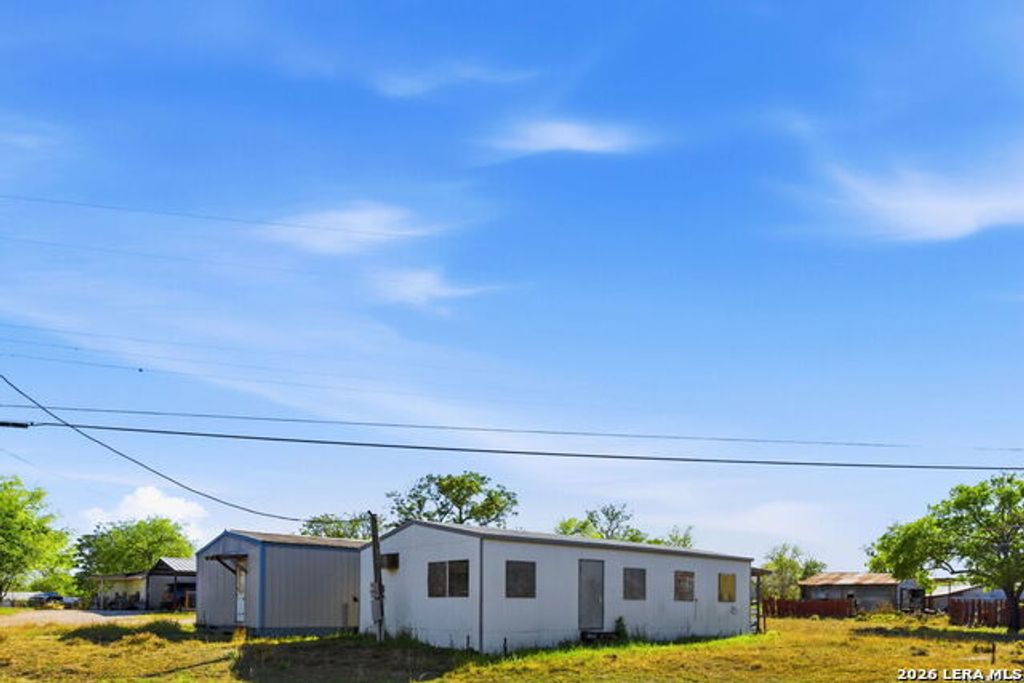 673 School, Poteet
