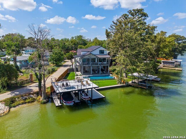 MLS #2017779S for Sale at 270 Isle Of View Dr, on Lake McQueeney in the city of McQueeney, 78123