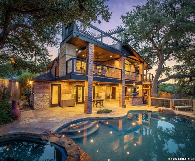 Residential Real Estate for Sale at 259 Oak Hideaway Dr on Canyon Lake - MLS #2018231S