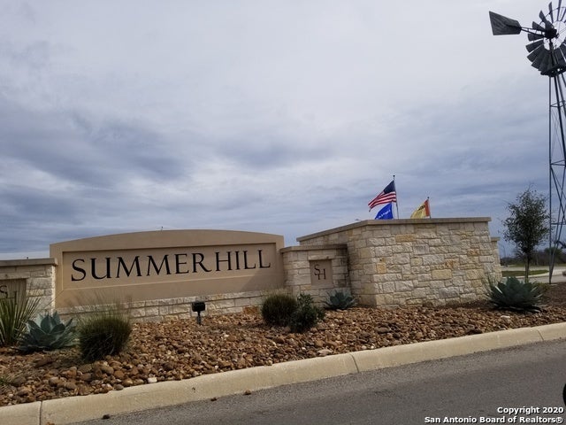 10403 Midsummer Meadow, Converse