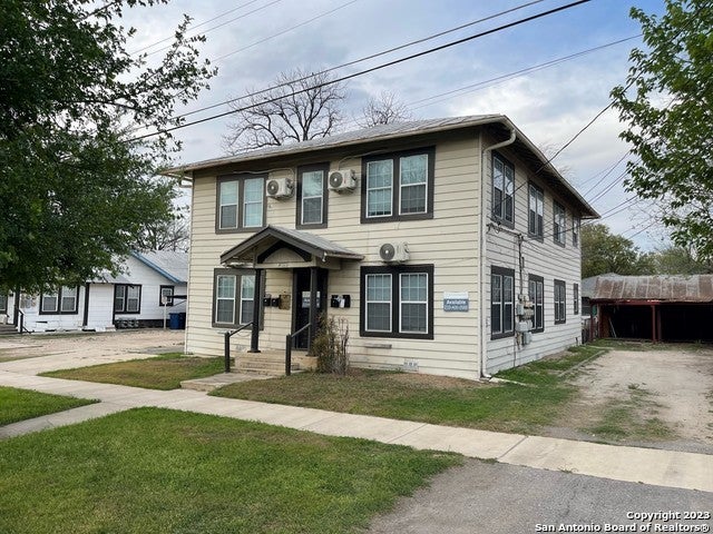 1623 N Interstate 35 #1, San Antonio