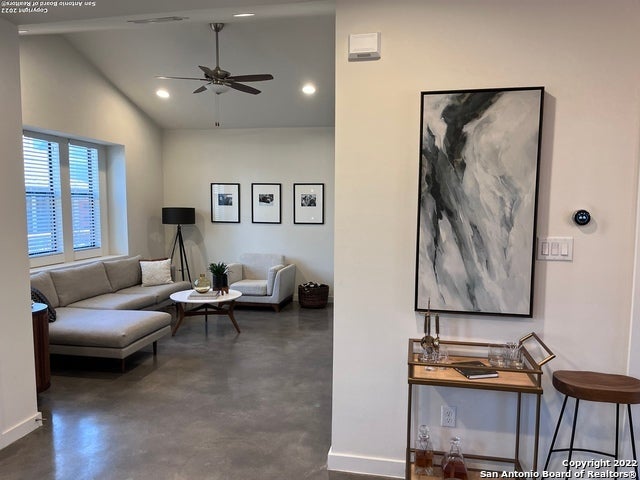 1118 N N Olive St, San Antonio