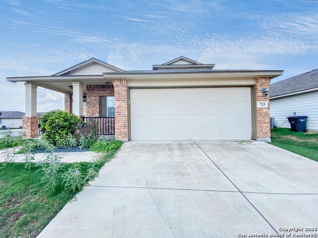 723 Spectrum, New Braunfels