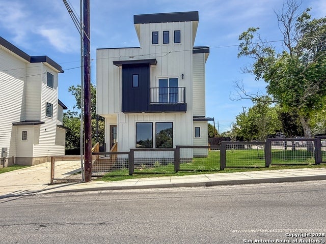 1801 Montana #1, San Antonio