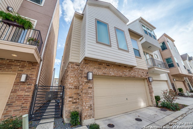 3839 Harry Wurzbach Bldg, San Antonio