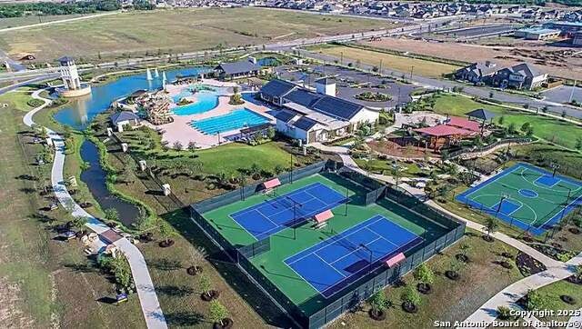 8512 Murray Grey, San Antonio