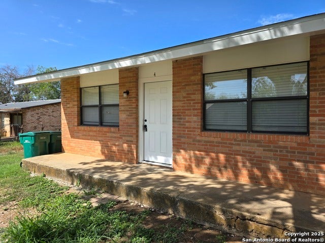 212 Simmons, Jourdanton