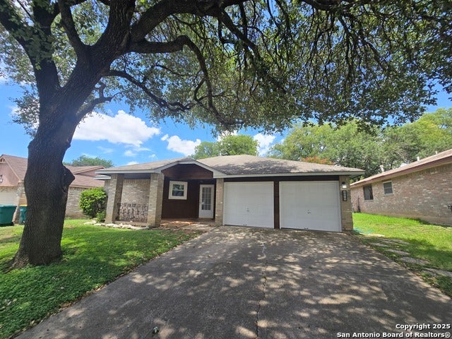 8015 Forest Ash, Live Oak