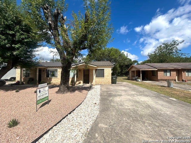 206 Redbud #a, New Braunfels