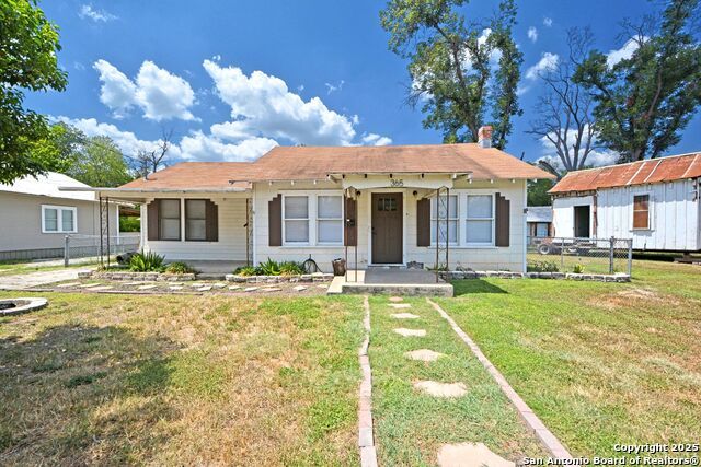 365 E Faust, New Braunfels