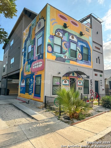 811 Montana St #1301, San Antonio