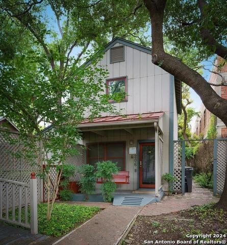 206 Madison #b, San Antonio