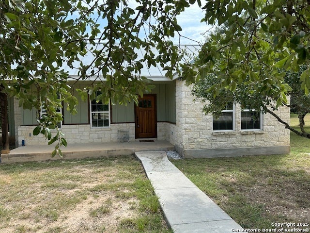 17 Ernest, Boerne