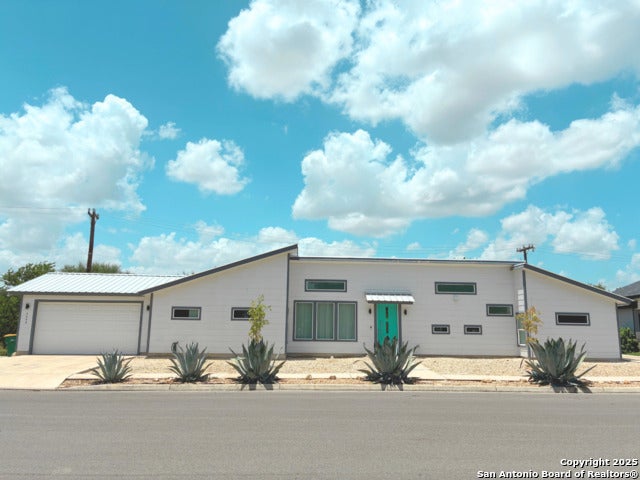 9546 Autumn Run, Converse