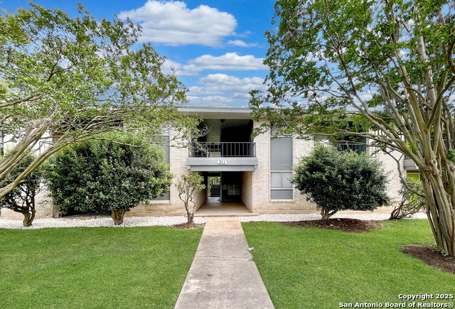 311 E San Antonio 203, Boerne