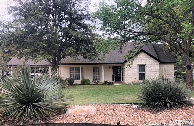 116 E Evergreen St, Boerne