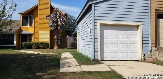 8435 Forest Ridge, San Antonio