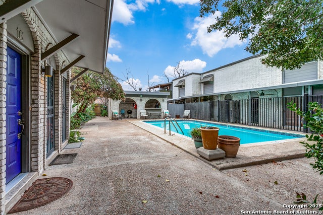 102 Vassar Ln #16, San Antonio