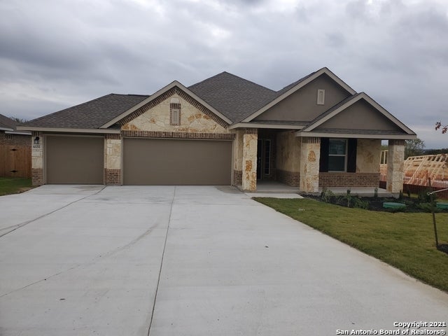 6132 Treadle, New Braunfels