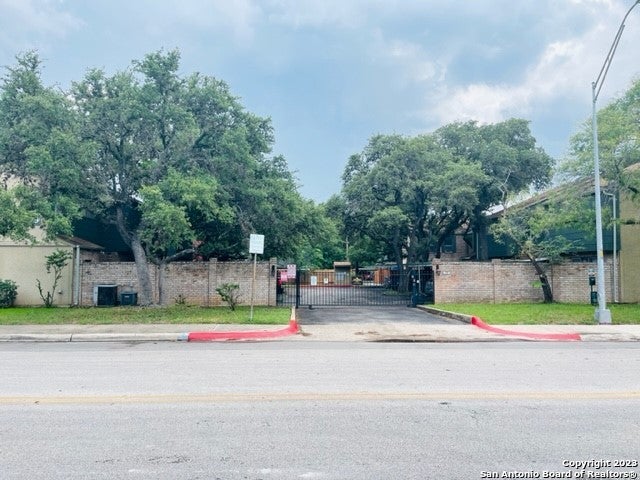 3678 Hidden Dr #1103, San Antonio