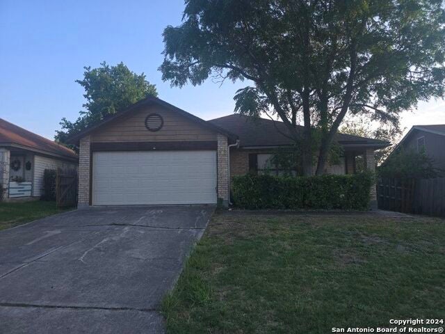 6670 Snow Meadow Dr, Converse