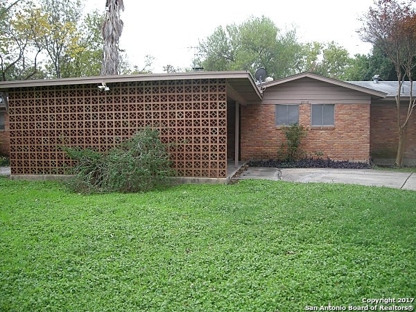 2718 Woodbury Dr, San Antonio