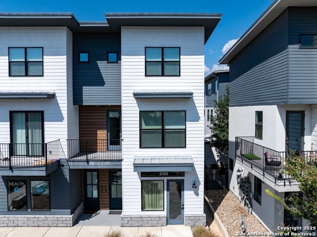 1208 Academy Unit, New Braunfels