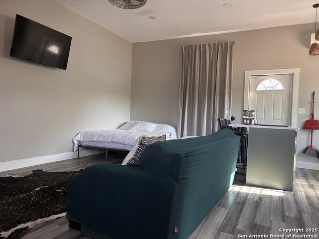 339 Pr Mia 1, Floresville