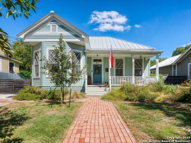 211 Devine Street, San Antonio
