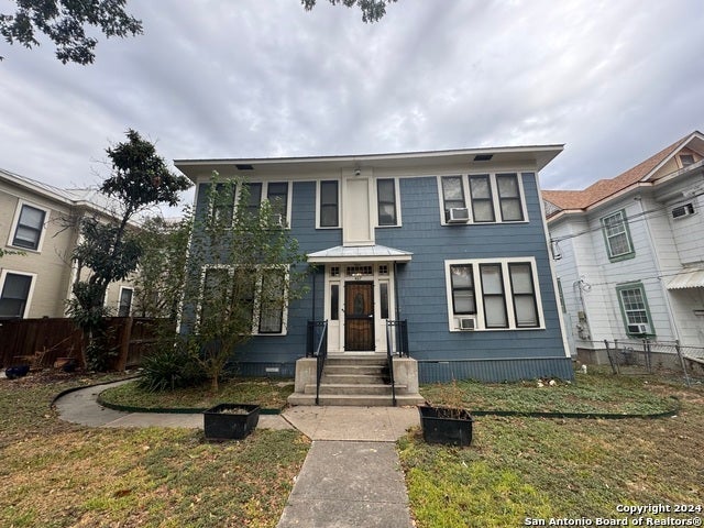 407 E Locust St 2, San Antonio