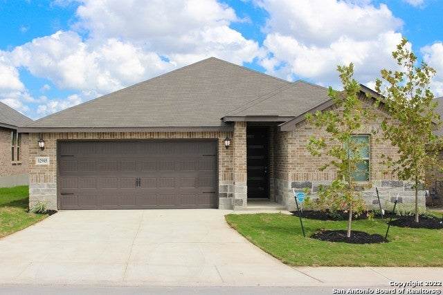 12915 Louberg Valley, San Antonio