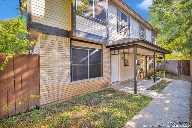 5221 Meadow Field 3, San Antonio