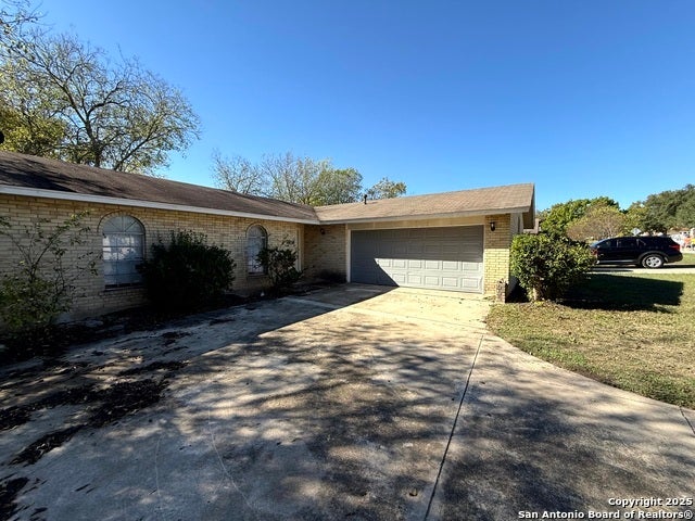 14158 Swallow Dr, San Antonio