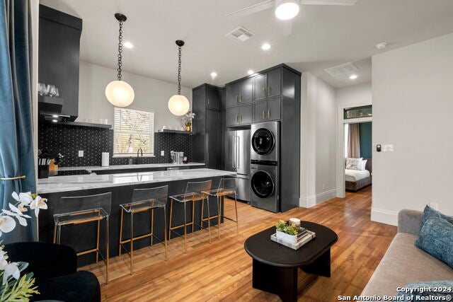 201 E Carson St #2, San Antonio