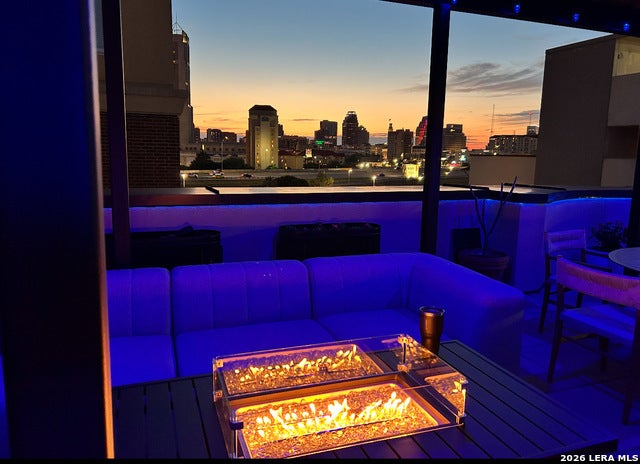 215 Center St #311, San Antonio