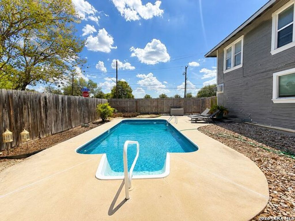 743 Eleanor Avenue 201, San Antonio
