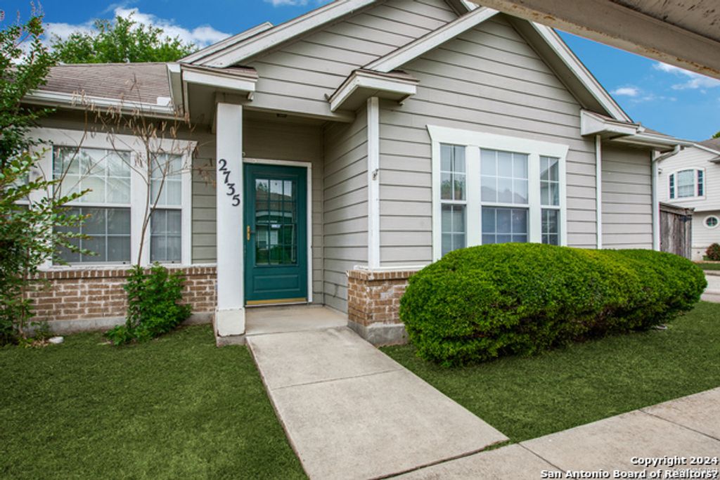 2735 Crown Holw, San Antonio