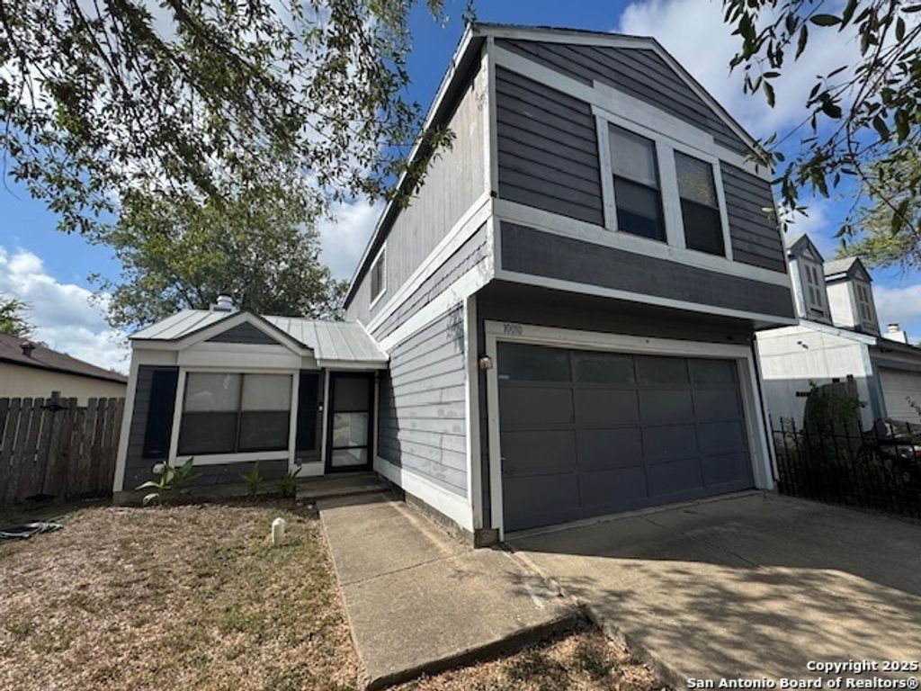 10010 Amber Field Drive, San Antonio