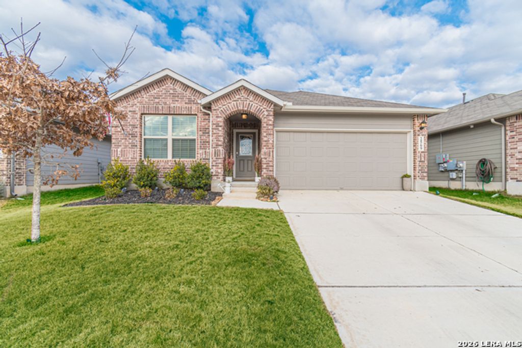 2569 Mccrae, New Braunfels