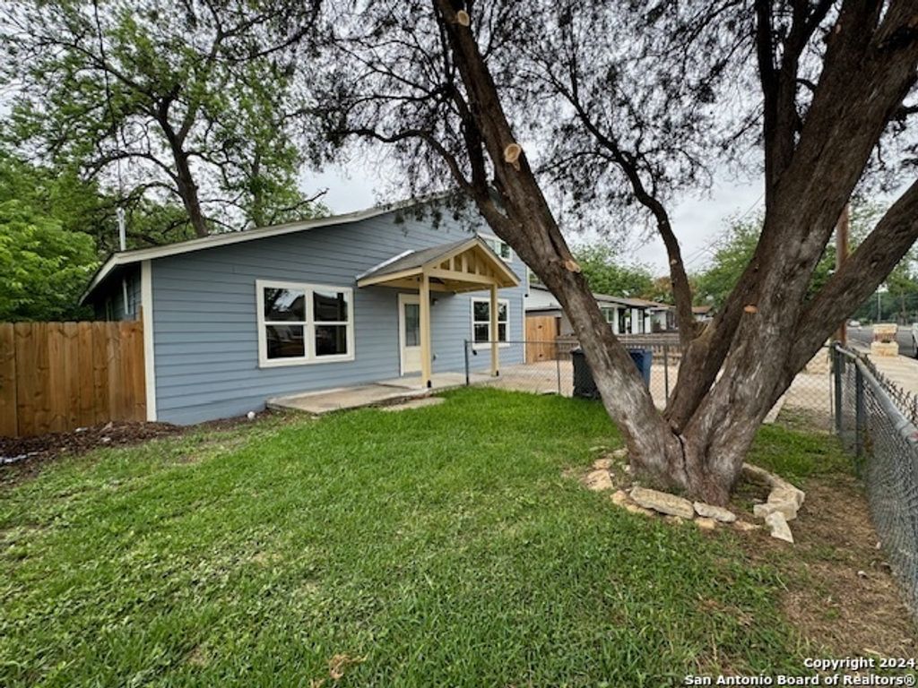 1023 Crystal, San Antonio
