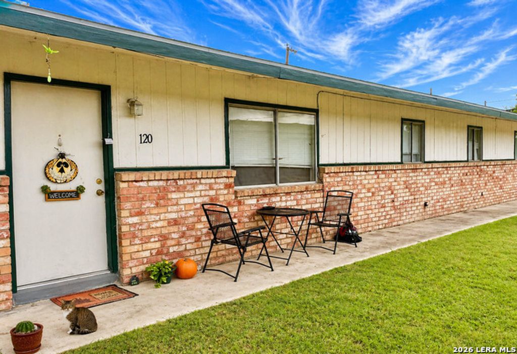 144 W Villaret Boulevard 122, San Antonio