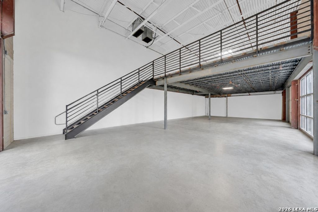 215 Coca Cola Pl 215, San Antonio